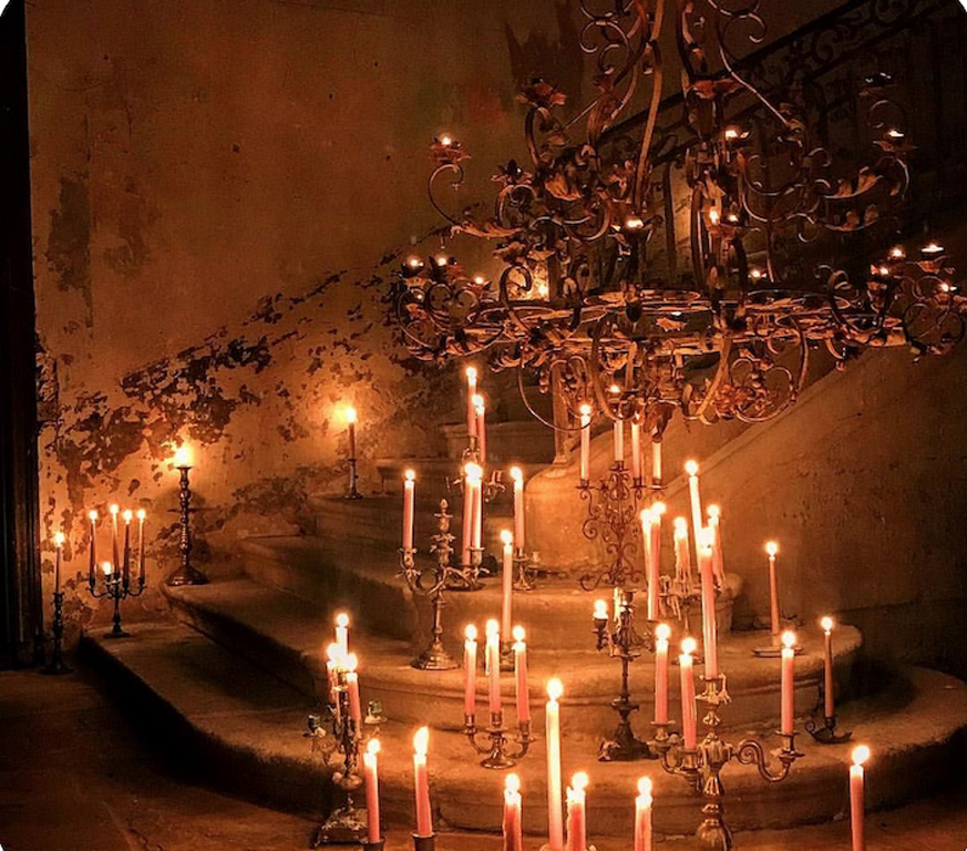 Μemnon Christmas Privé “Νύχτα των Κεριών" στον Πύργο Βασιλίσσης!