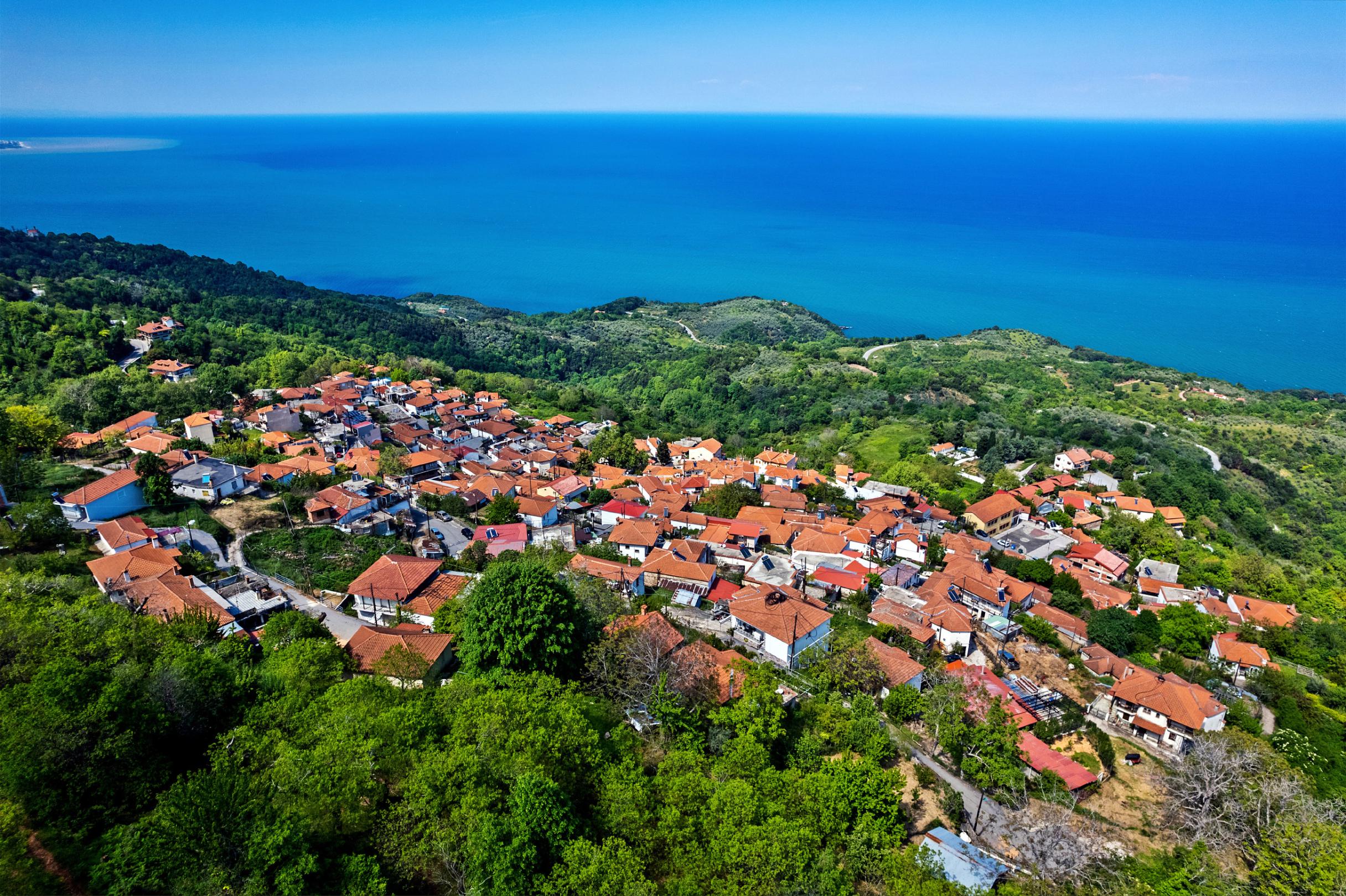 Memnon Christmas ΧΡΙΣΤΟΥΓΕΝΝΑ ΣΤΗΝ ΚΑΡΔΙΑ ΤΗΣ ΘΕΣΣΑΛΙΚΗΣ ΓΗΣ
