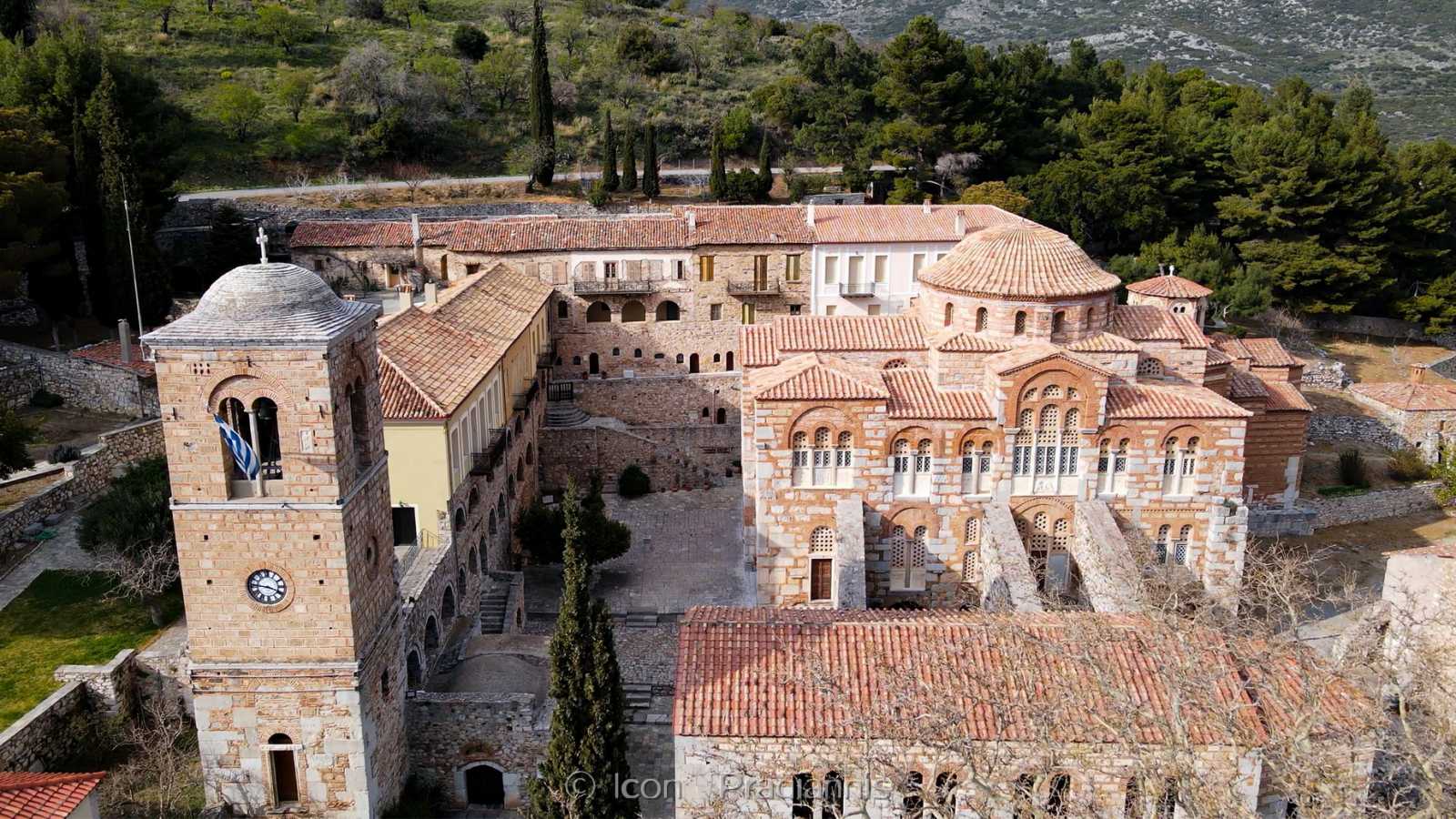 ΟΣΙΟΣ ΛΟΥΚΑΣ  ( ανθισμένες αμυγδαλιές) -ΑΡΑΧΩΒΑ