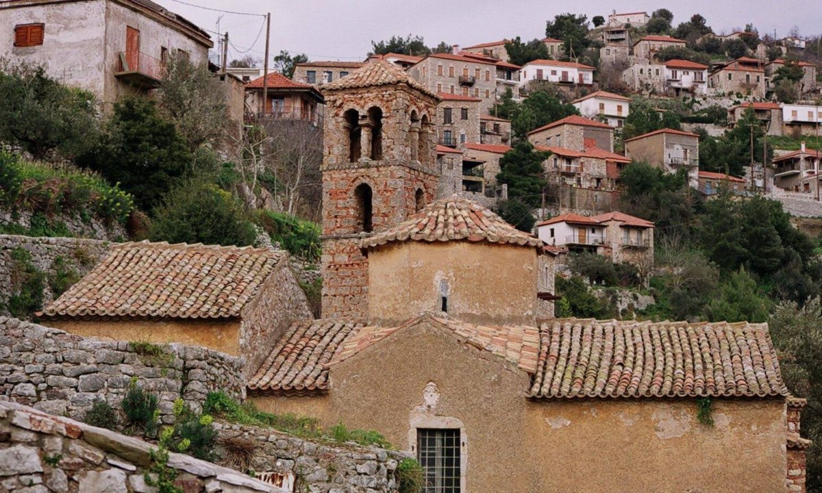 ΣΤΑ ΒΗΜΑΤΑ ΤΟΥ ΠΑΥΣΑΝΙΑ