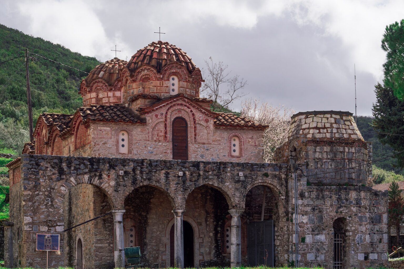 ΑΝΟΙΞΗ ΣΤΟΝ ΜΥΣΤΡΑ ( ΜΝΗΜΕΙΟ  UNESCO )