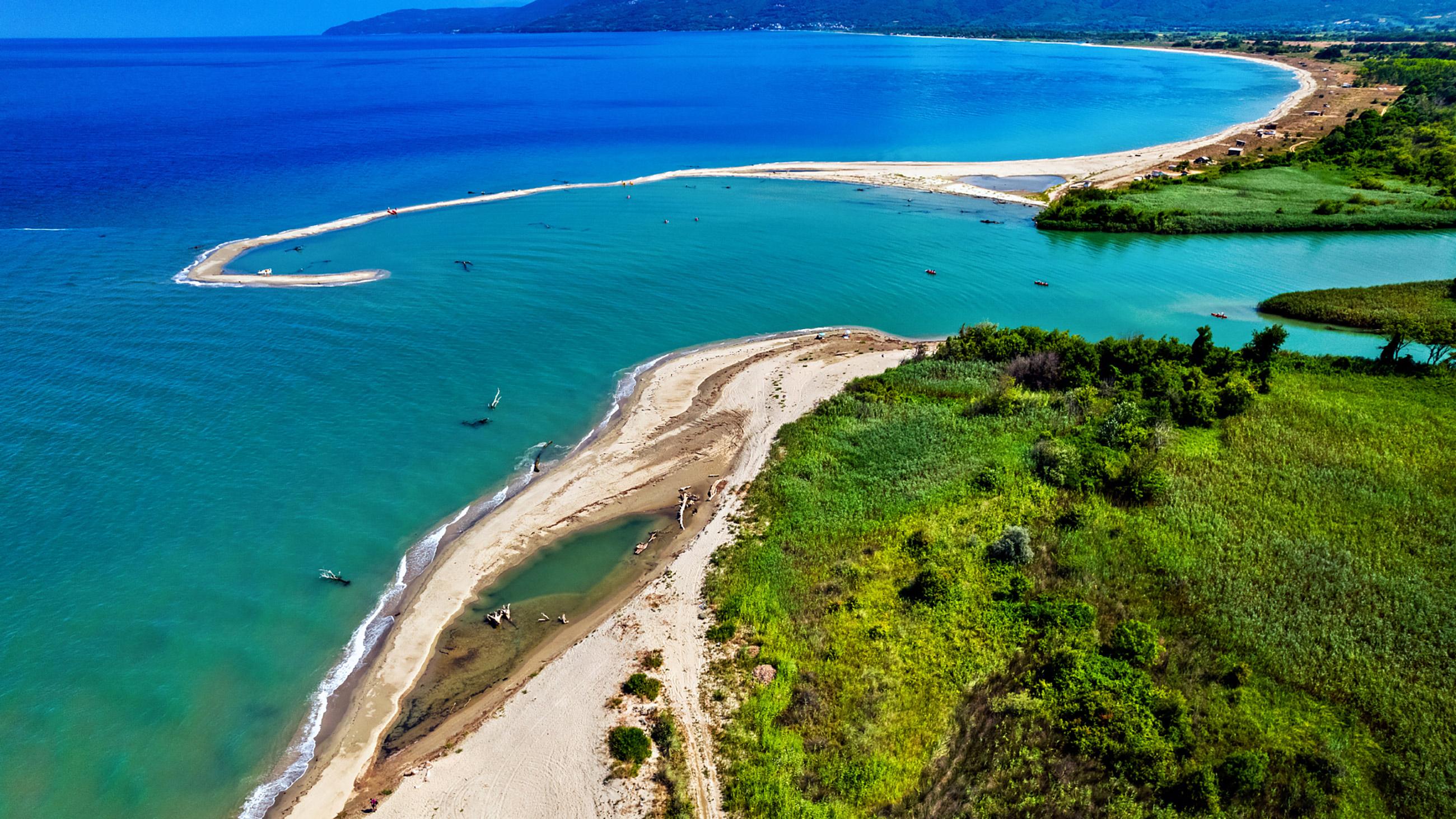 Memnon Christmas ΧΡΙΣΤΟΥΓΕΝΝΑ ΣΤΗΝ ΚΑΡΔΙΑ ΤΗΣ ΘΕΣΣΑΛΙΚΗΣ ΓΗΣ