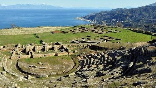 ΜΑΙΟΣ ΣΤΗΝ ΑΙΓΕΙΡΑ ΚΑΙ ΤΟ AREA SYNEST