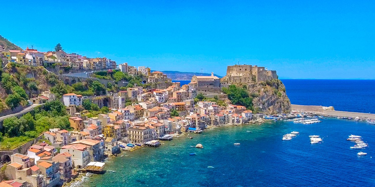 Από τη Σικελία της Μεσογείου στη Μεγάλη Ελλάδα και τα Eλληνόφωνα χωριά