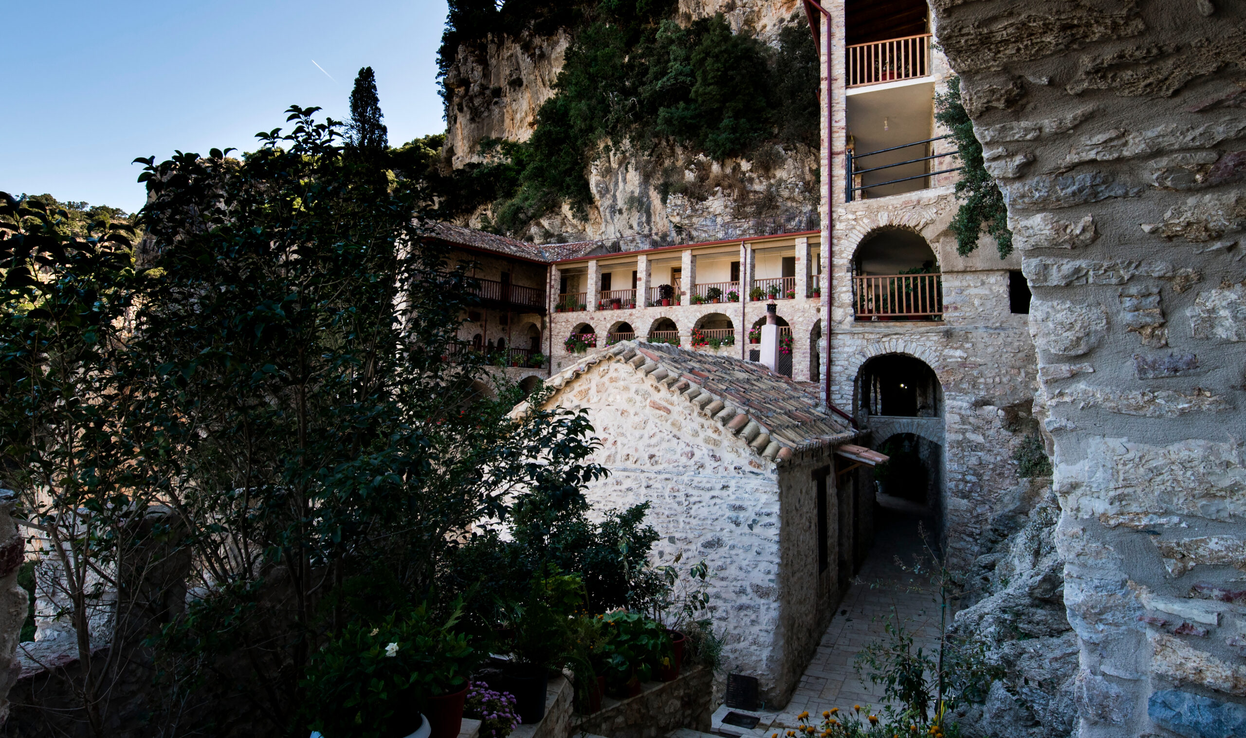 Πεζοπορία στον ΠΑΡΝΩΝΑ : Μονή Μαλεβής- Άγιος Πέτρος Κυνουρίας