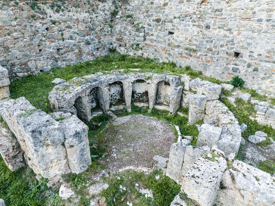 ΣΤΑ ΒΗΜΑΤΑ ΤΟΥ ΠΑΥΣΑΝΙΑ